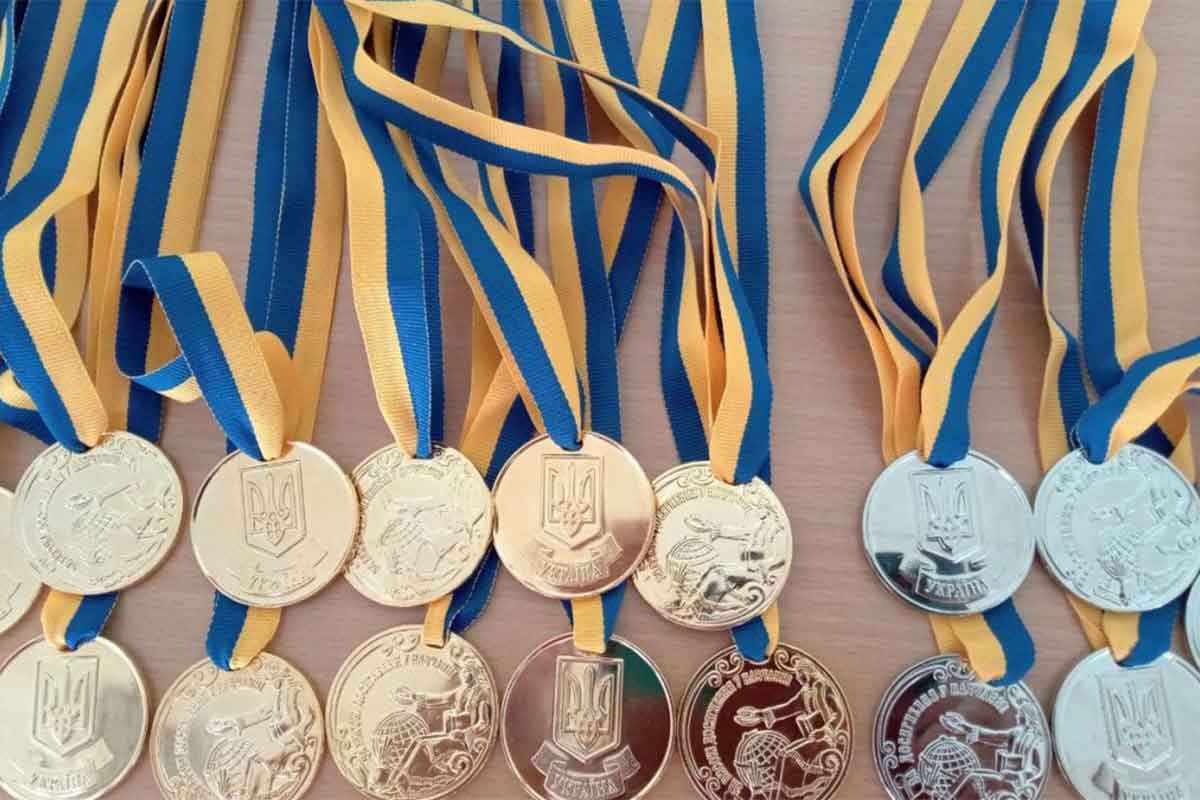 шкільні медалі за навчання