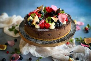 Як прикрасити торт в домашніх умовах: ідеї з кремом та шоколадом