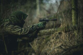 військові