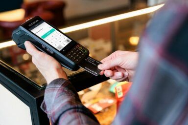 Чим відрізняється Visa від Mastercard