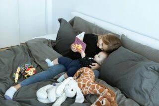 Новорічні книги для дітей: список історій, які варто прочитати взимку