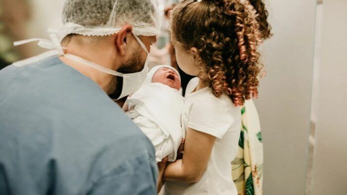 Фото до: Порятунок малюків під обстрілами: українські неонатологи на передовій