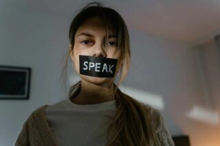 За лаштунками домашнього насильства: чому жінки не можуть вирватися з пастки агресора