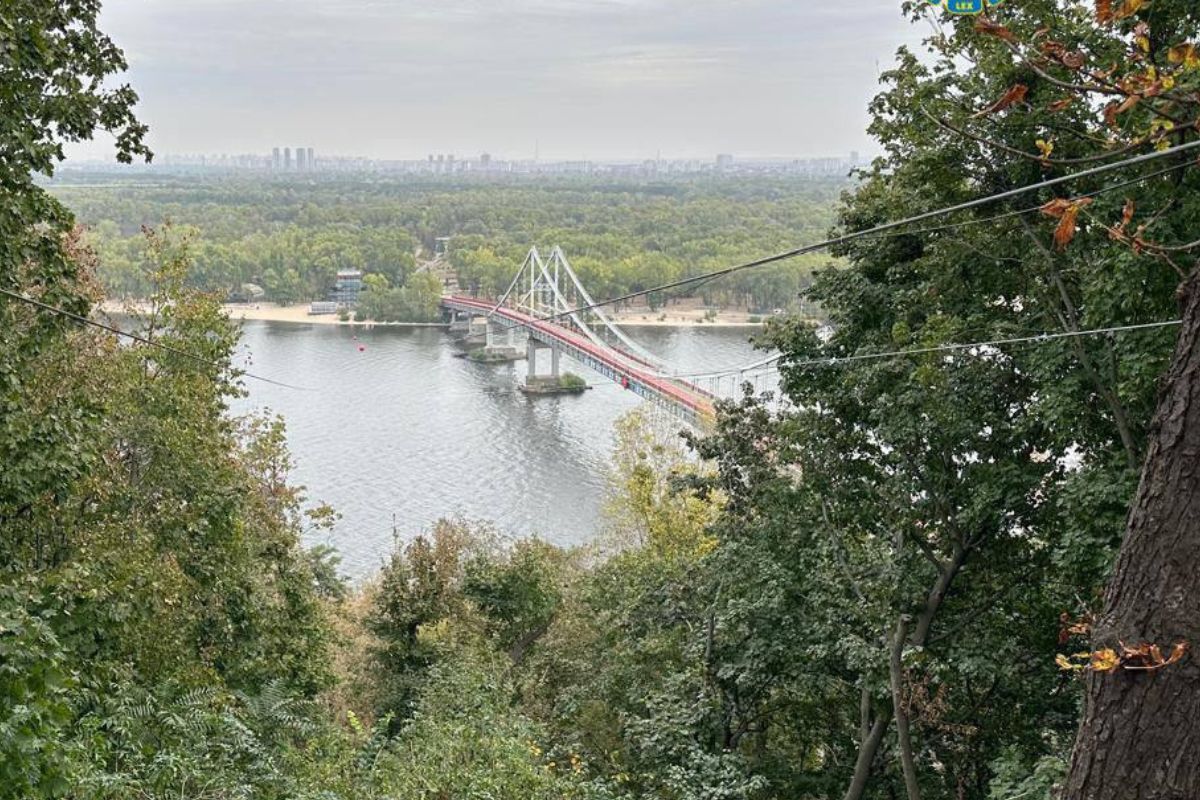 Подозрения всем причастным: в Киеве расследуют гибель парня на аттракционе над Днепром