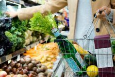 Волшебники новогодних продаж: как не потратить весь свой бюджет на подарки