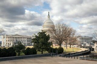 Фото до: У бюджеті США 2025 не заклали лендліз для України