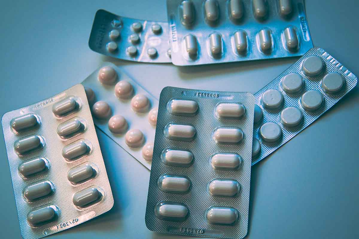 Можно ли потратить 1000 грн от Зеленского на лекарства: разъяснение от государства