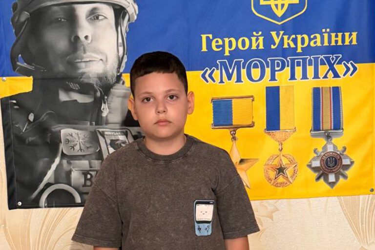 Фото 4 к: После потери отца сын перестал разговаривать