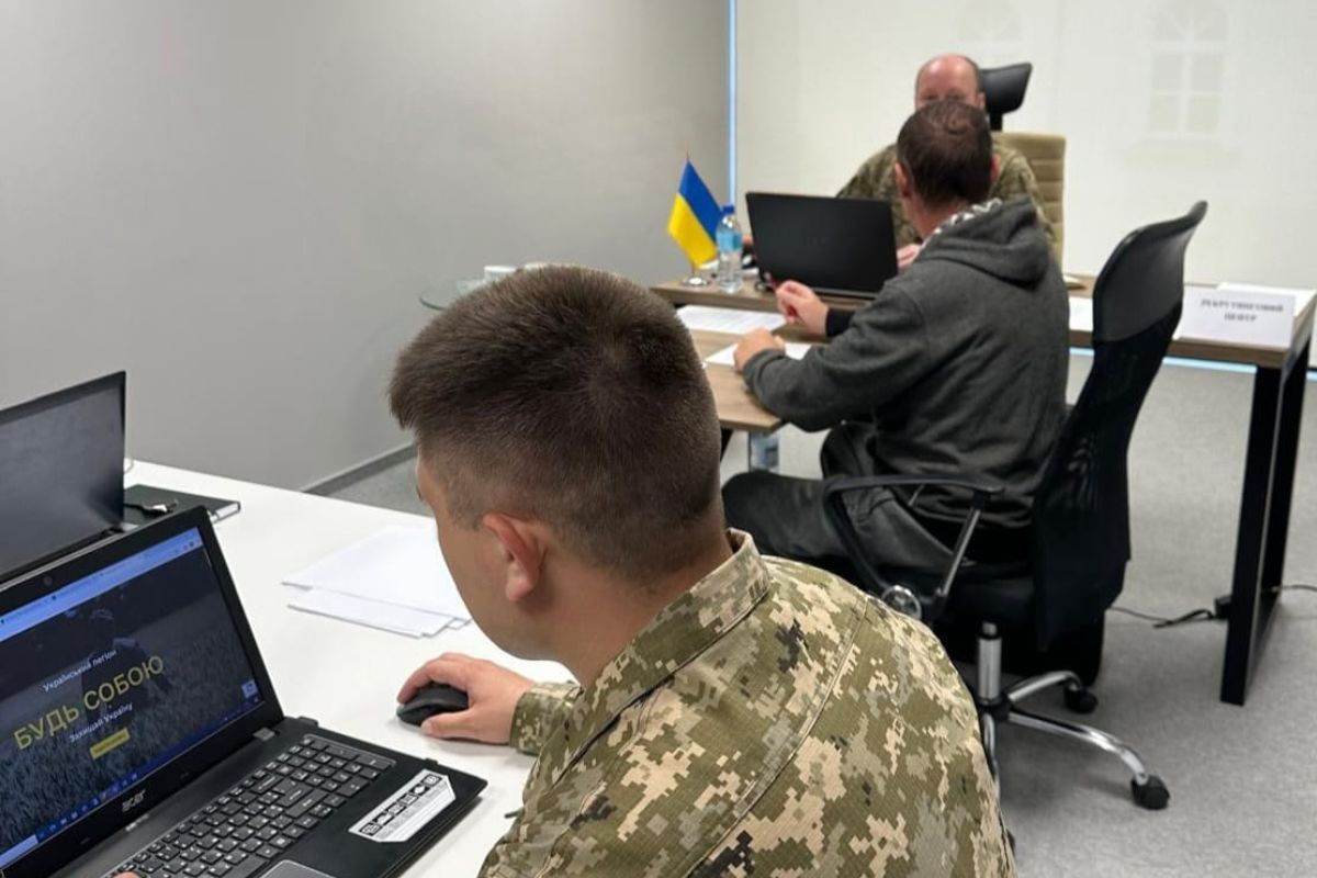 Первые добровольцы из Польши: бойцы Украинского легиона уже отправились в Украину