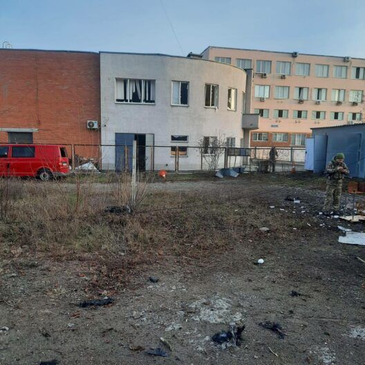 Обвал даху, є загиблі: росіяни вдарили по Києву у свято
