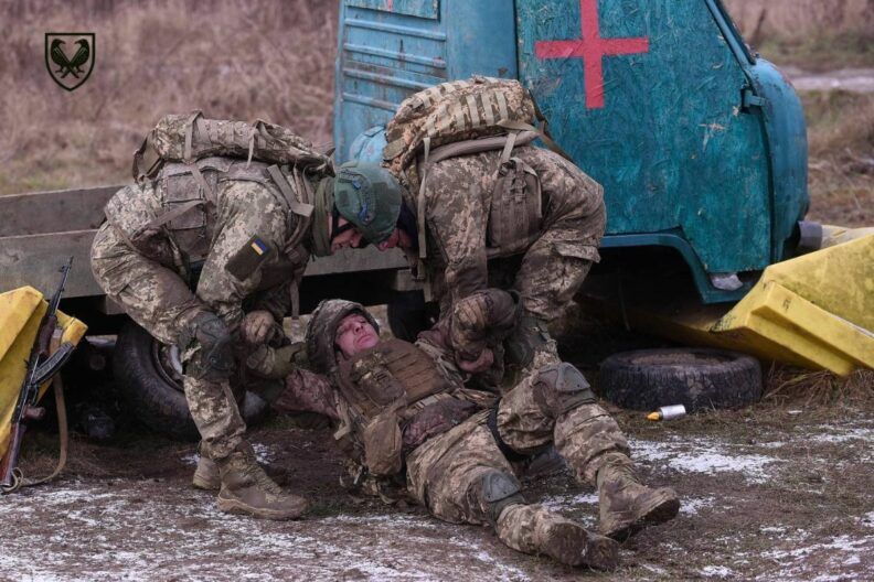 Фото Facebook Фото к: Военным будут выдавать Пакунок пораненого в 2025 году