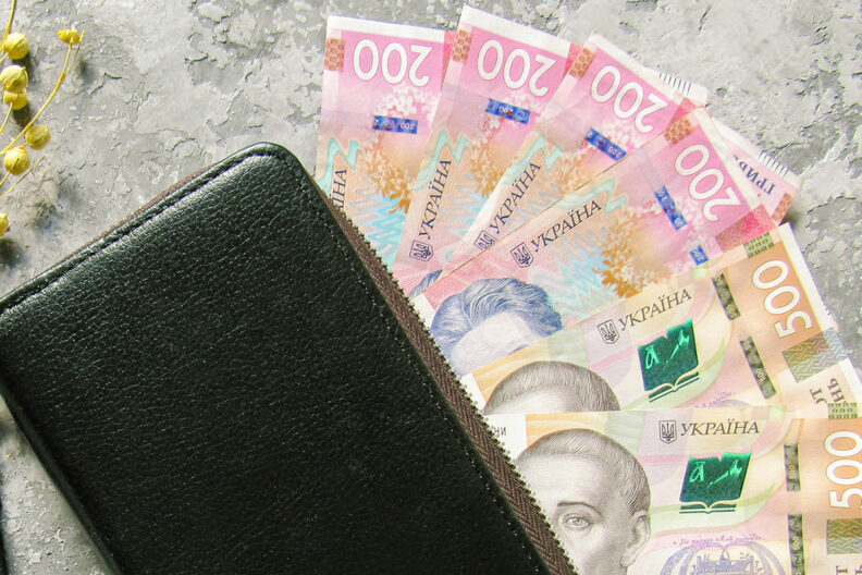 Посадові оклади держслужбовців 2025: чи відбулися суттєві зміни у зарплаті