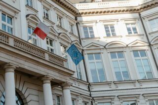 Лавочку свернули: консульство Польши в Санкт-Петербурге больше не работает