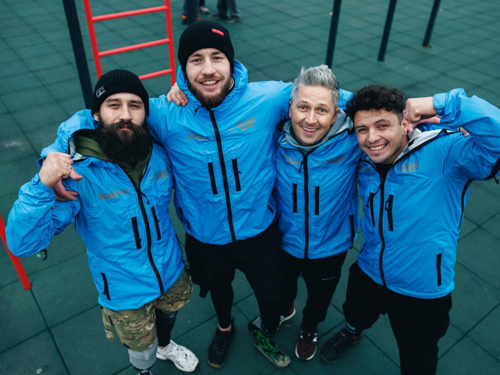 На Кіліманджаро на протезах