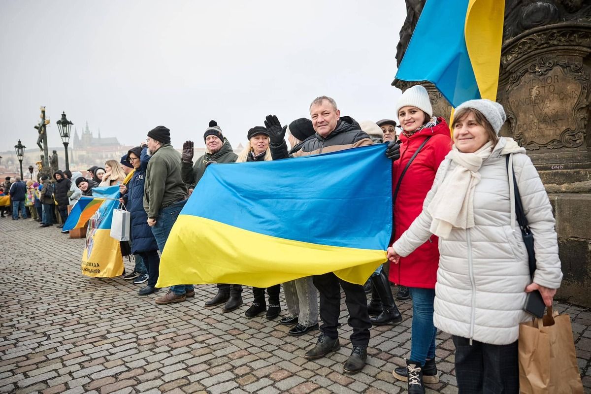 живий ланцюг єдності у Празі