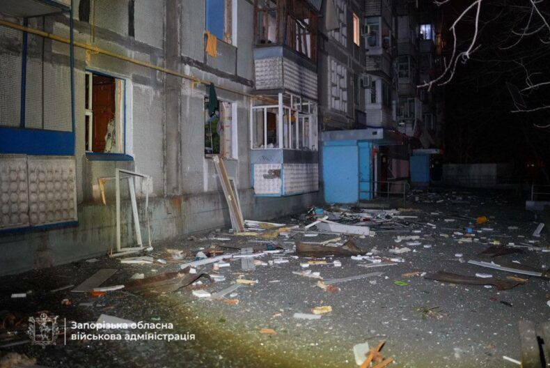 Росіяни вдарили по Запоріжжю: загинув чоловік, є постраждалі, серед яких немовля
