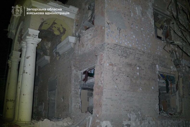 Росіяни вдарили по Запоріжжю: загинув чоловік, є постраждалі, серед яких немовля
