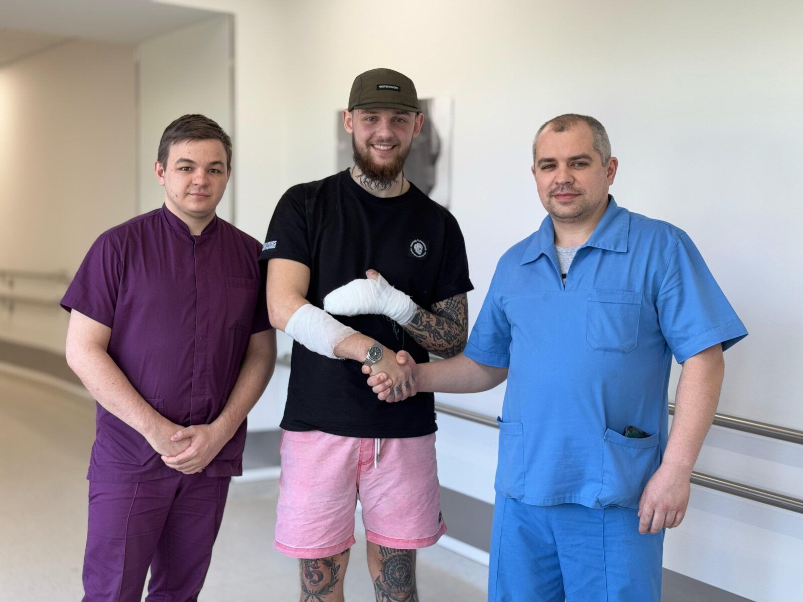 Фото 2 к: Руку пришлось пришивать к животу: история спасения Никиты Балушинского