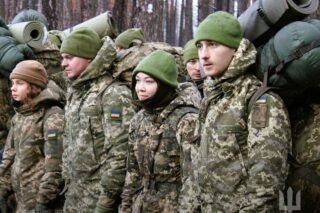 Нарешті стабілізувався? Що буде з курсом долара на початку травня: пояснює банкірка