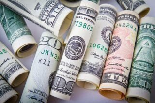 Почему падает курс доллара в Украине и какие прогнозы на будущее дают эксперты
