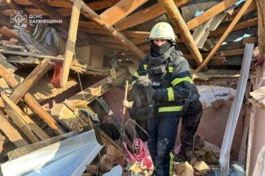 Фото до: Росіяни скинули авіабомбу на Золочів: кількість потерпілих