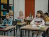 Считать умеют, а планировать — нет: какой уровень финансовой грамотности у школьников — результаты опроса