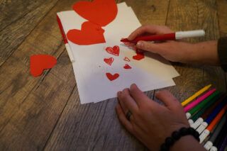 Що можна написати у Валентинці: теплі слова для коханих, друзів та рідних