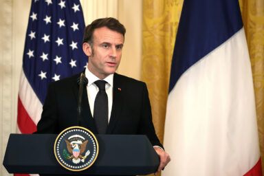 Фото до: Макрон заявив про можливе введення європейських військ до України
