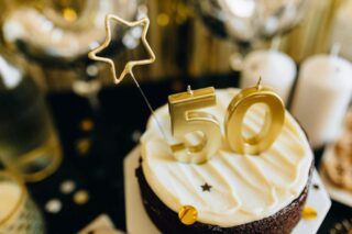 что подарить мужчине на 50 лет