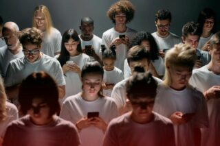 Не запитуй в ШІ, як справи: чому small-talk із ChatGPT шкодить екології планети