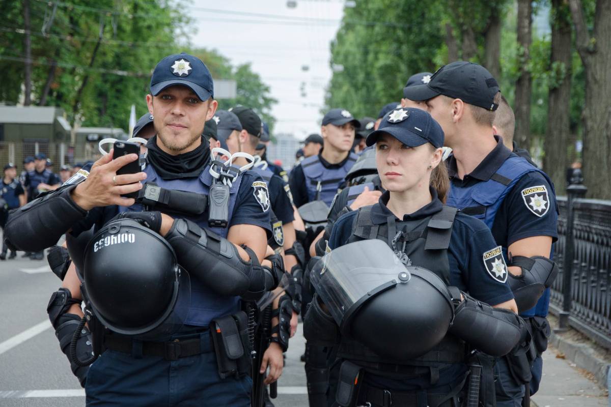 посадовий оклад поліцейського
