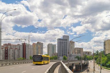 рух транспорту в києві під час повітряної тривоги