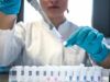 Люди с ВИЧ могут остаться без лекарств: как сокращение программ USAID повлияет на украинцев
