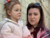 Попросила вдягнути хрестик: історія порятунку мами з донькою в епіцентрі вибуху у Сумах
