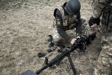 Чим відрізняється воєнний стан від війни