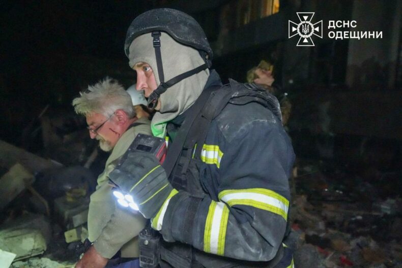 Пожилая пара не выходила на связь… Россия атаковала Одессу дронами — есть погибшие