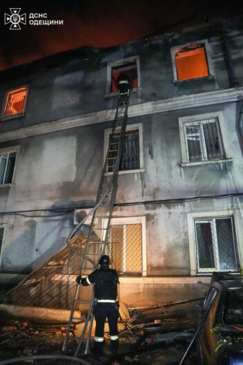 Пожилая пара не выходила на связь… Россия атаковала Одессу дронами — есть погибшие