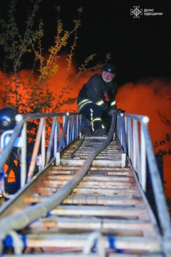 Пожилая пара не выходила на связь… Россия атаковала Одессу дронами — есть погибшие