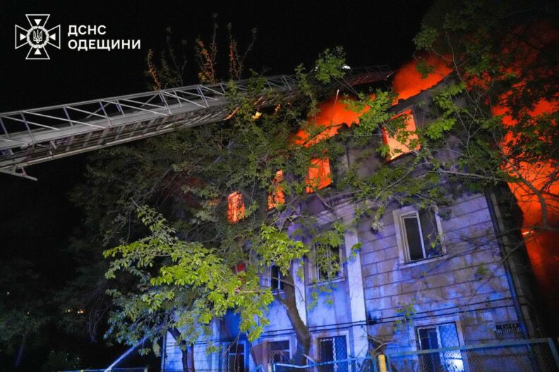 Пожилая пара не выходила на связь… Россия атаковала Одессу дронами — есть погибшие
