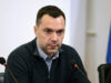 От советника до предателя: Зеленский ввел санкции против Арестовича и еще десятка человек