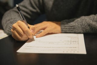Чи потрібно відпрацьовувати 2 тижні при звільненні під час воєнного стану