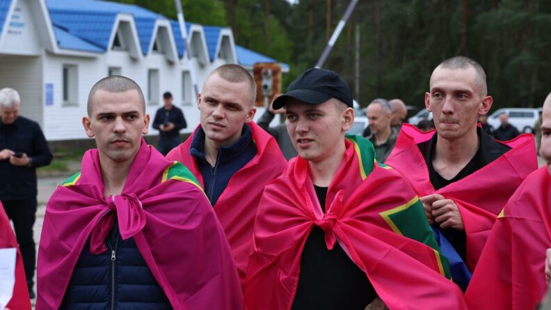 Нарешті вдома! Ще 205 українських захисників повернулися з російського полону