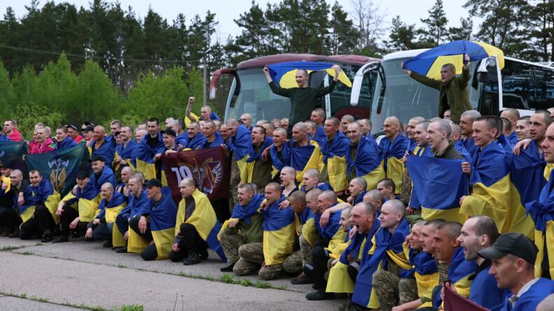 Нарешті вдома! Ще 205 українських захисників повернулися з російського полону