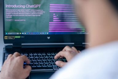Не запитуй в ШІ, як справи: чому small-talk із ChatGPT шкодить екології планети
