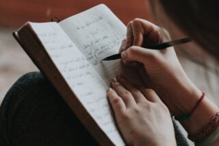 Сміття, Сестри Річинські или Червона зона: подборка нетривиальных украинских книг для тебя