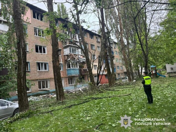 Нічний обстріл Києва: є поранені через влучання уламків