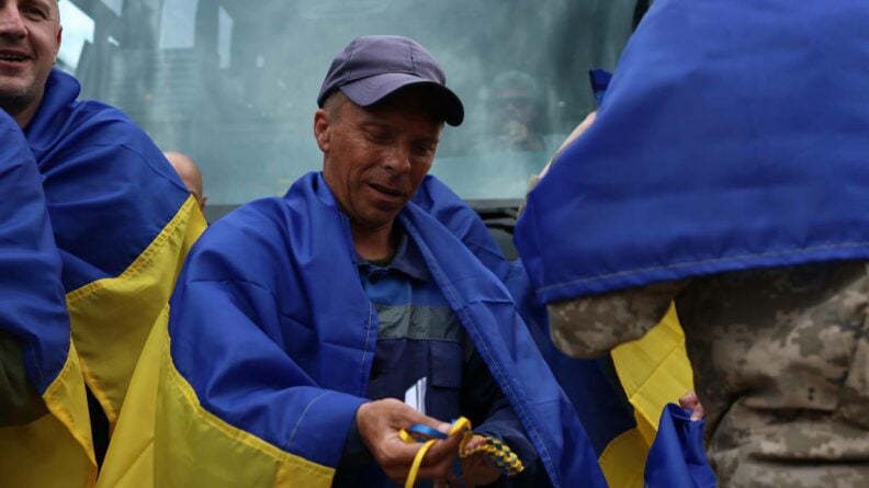 Понад 300 захисників повернули з російського полону у форматі 1000 на 1000