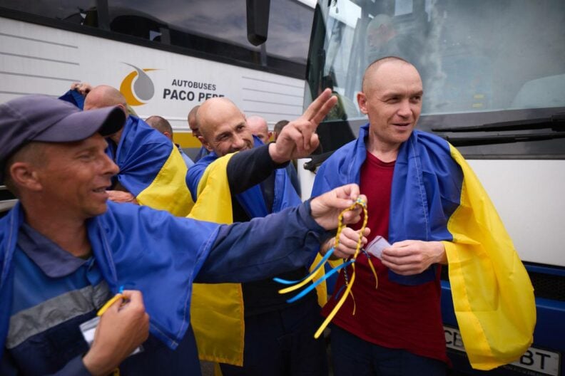Понад 300 захисників повернули з російського полону у форматі 1000 на 1000