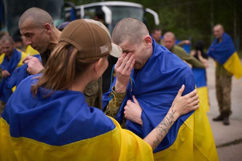 Понад 300 захисників повернули з російського полону у форматі 1000 на 1000