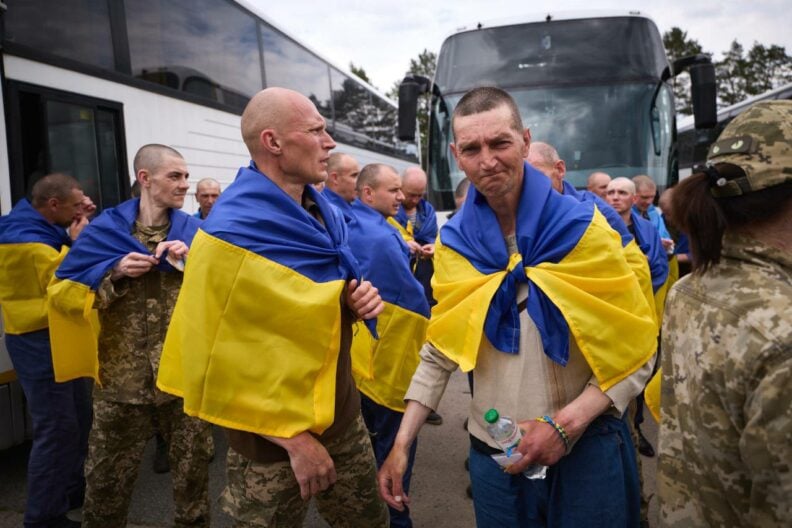 Понад 300 захисників повернули з російського полону у форматі 1000 на 1000